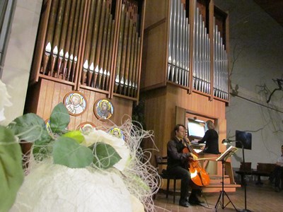 Zomerse orgelklanken met Laure Dermaut, orgel en Wouter Vercruysse, cello op zondag 25 augustus 2013 in de Sint-Anna-ten-Drieënkerk, Antwerpen Linkeroever